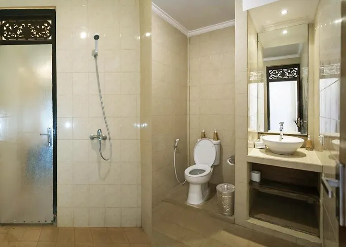 Oyo 3319 Dewi Ayu Accomodation 2 2*